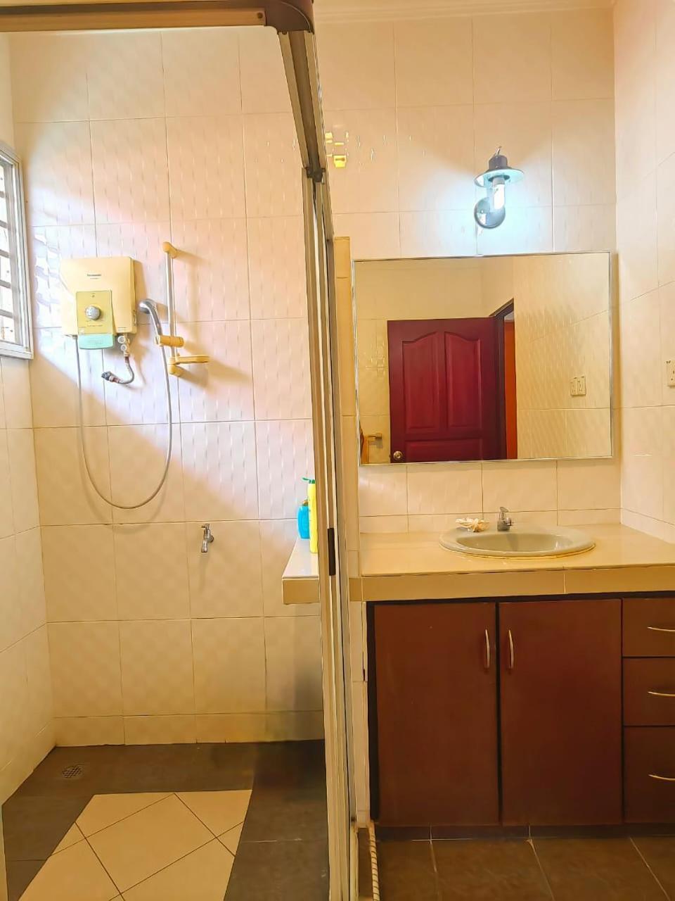 Aaronl Homestay Кота Кинабалу Екстериор снимка